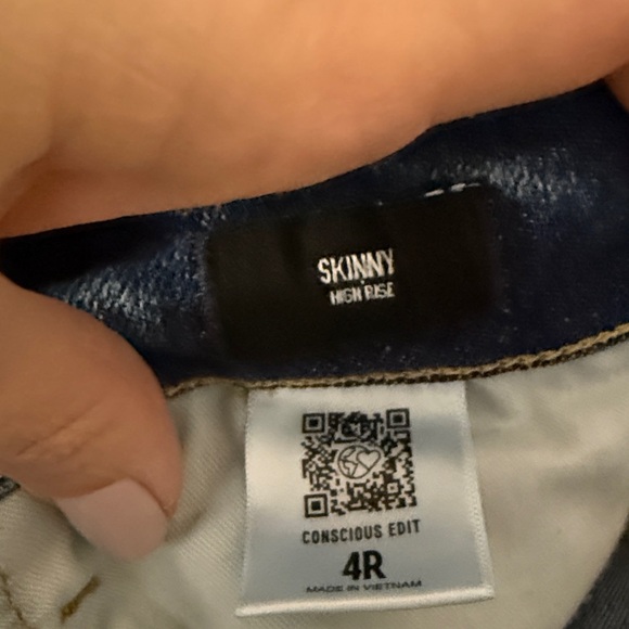 👖 EXPRESS Skinny High Rise Jeans – Size 4R (Conscious Edit) - Picture 4 of 5